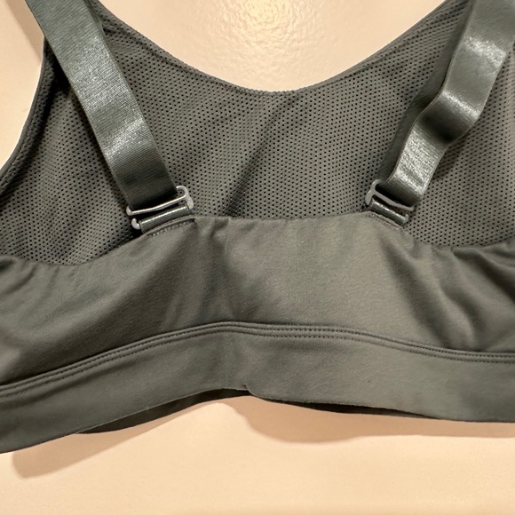 Reebok Women’s Medium Sports Bra Slate Blue Convertible Straps - Picture 3 of 7